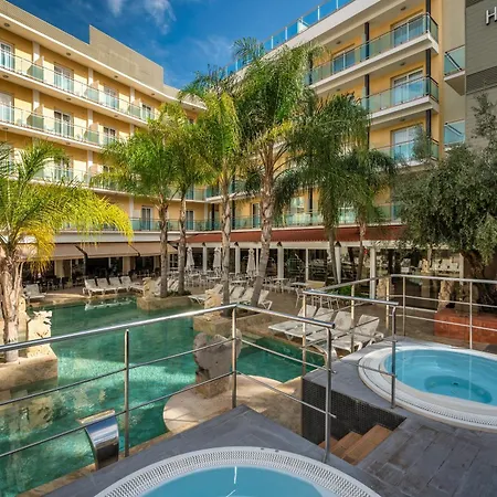 Отель La Palmera &