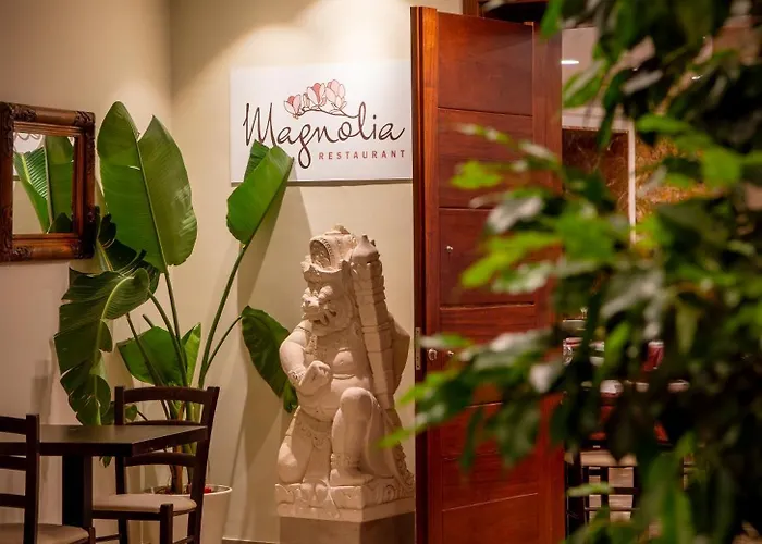 Отель La Palmera &