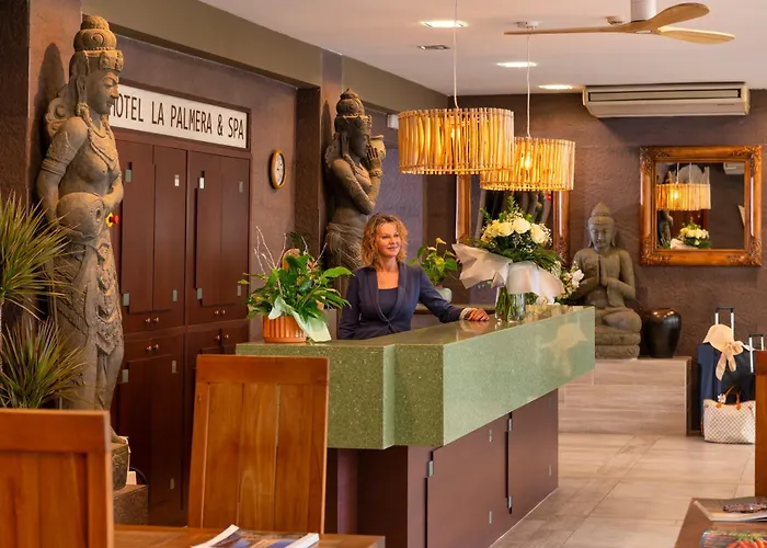 Отель La Palmera & 4*