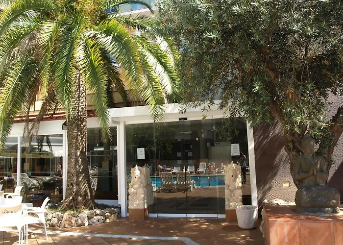 La Palmera & 4*