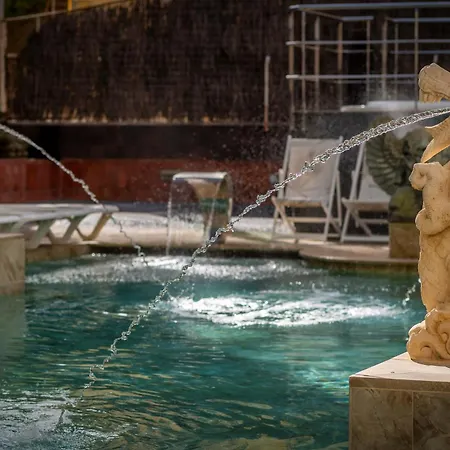La Palmera & 4*